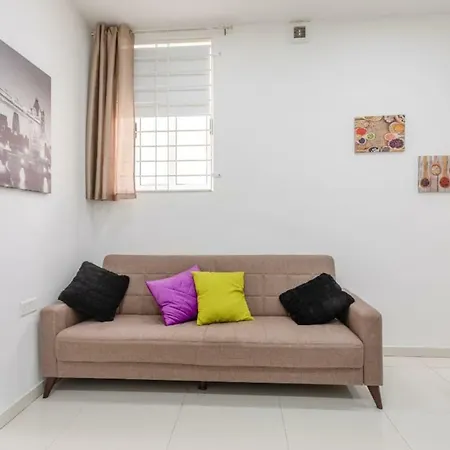 Modern 2 Bedroom - Apartment