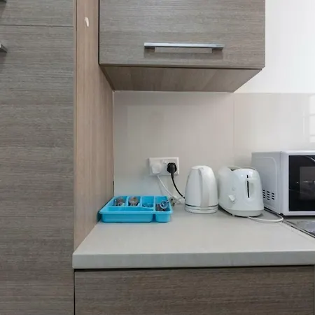 Modern 2 Bedroom -