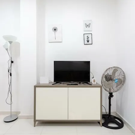 Modern 2 Bedroom -