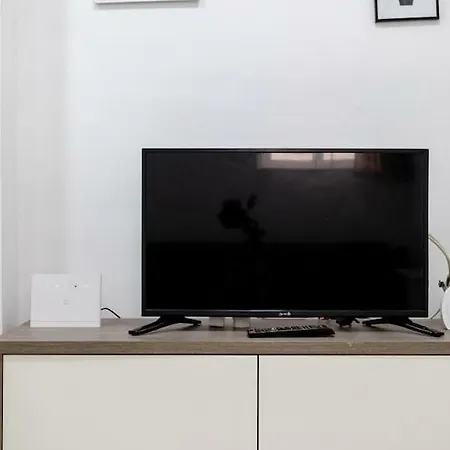 Apartment Modern 2 Bedroom -