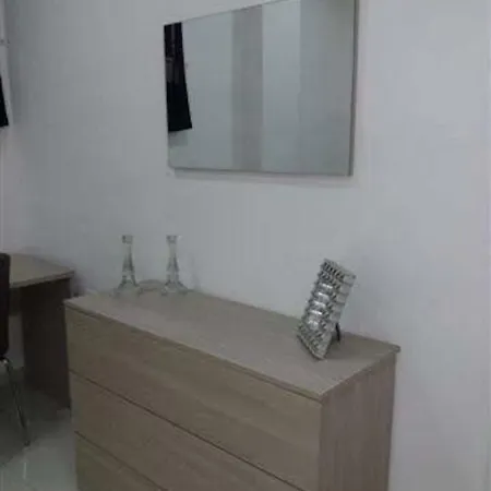 Apartment Modern 2 Bedroom - *