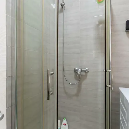 Modern 2 Bedroom - Apartment *