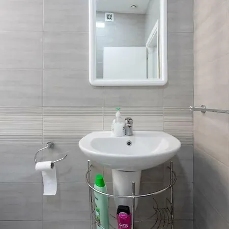 Modern 2 Bedroom - *