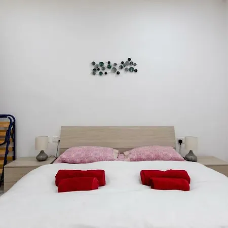Apartment Modern 2 Bedroom -