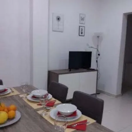 Modern 2 Bedroom - Apartment