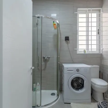 Modern 2 Bedroom - Apartment